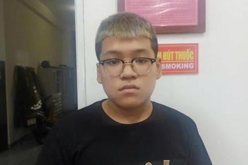 Vào siêu thị 'chôm' tiền