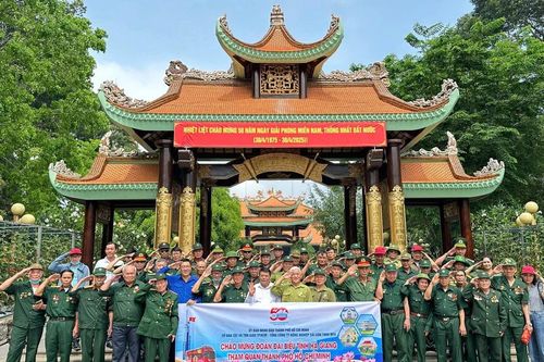 Ấm áp ngày trở lại TPHCM