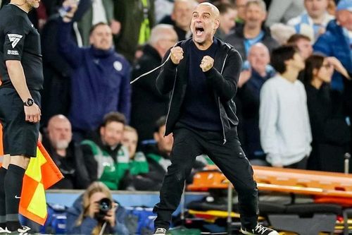 Man.City ghi bàn thắng muộn để đánh bại Aston Villa 2-1