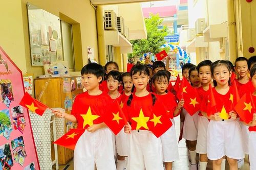 Măng non yêu nước