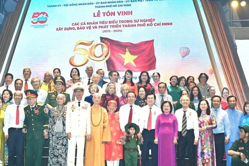 TPHCM tôn vinh các cá nhân tiêu biểu trong sự nghiệp xây dựng, bảo vệ và phát triển thành phố