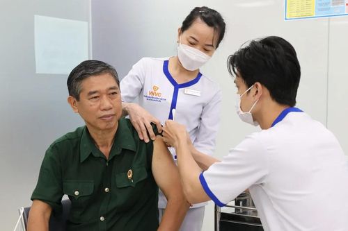 Tiêm vaccine cúm miễn phí cho cựu chiến binh, người có công với cách mạng