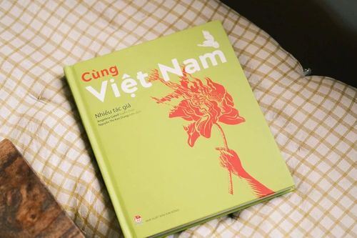 Ra mắt tập thơ phản chiến từng bị cấm