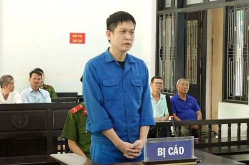 Chiếm đoạt tiền công ty để đánh bạc, nhân viên lĩnh án 8 năm tù