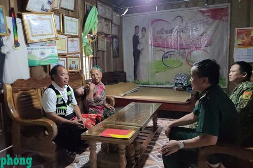 Phát huy vai trò của người có uy tín trên địa bàn biên giới huyện Kỳ Sơn