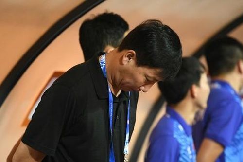 2 thành viên tuyển Malaysia rút lui, HLV Kim Sang-sik bị làm khó trước ngày đấu MU