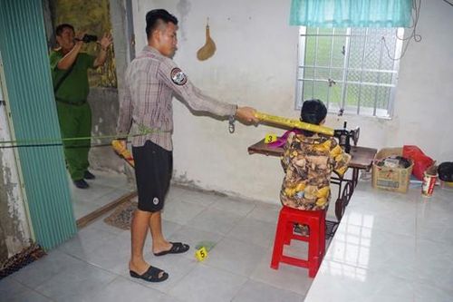 Thực nghiệm hiện trường vụ cháu đánh bà nội để cướp vàng