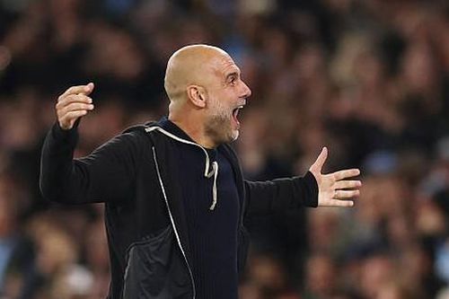 HLV Pep Guardiola: 'Mùa giải này của Man City coi như bỏ'