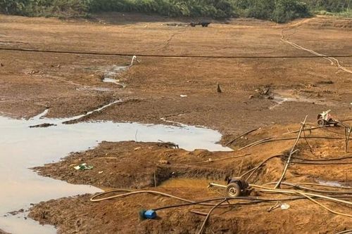 Đắk Nông lý giải người dân sống cạnh hồ thủy lợi vẫn phải mua nước cứu cây trồng
