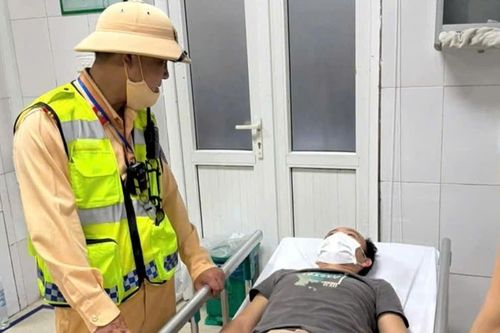 Lời cầu cứu của người phụ nữ trong ô tô và quyết định khẩn của trung tá công an