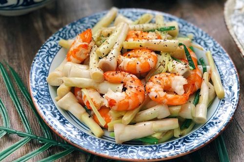 Đặc sản trắng nõn, giòn sần sật từng là loài cỏ dại ở miền Tây