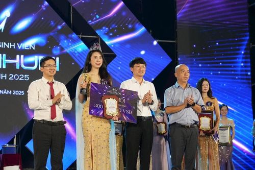 Sinh viên khoa Giáo dục mầm non đăng quang Hoa khôi học sinh - sinh viên Đại học Vinh
