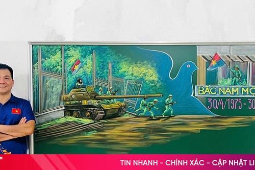 Thầy giáo quê Hà Tĩnh tái hiện khoảnh khắc lịch sử bằng phấn