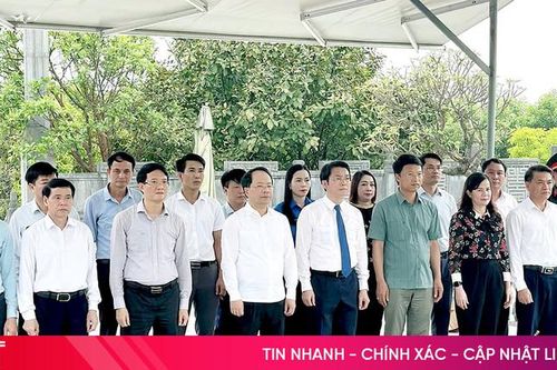 Bí thư Tỉnh ủy dâng hương các cố Tổng Bí thư Hà Huy Tập, Lê Duẩn