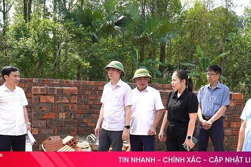 Hương Khê đón nhận hàng trăm triệu đồng từ đơn vị đỡ đầu để xóa nhà tạm