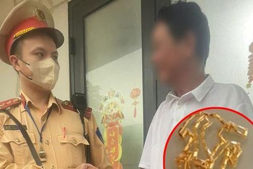 Bản tin 23/4: Đánh rơi 5 chỉ vàng và gần 20 triệu trên phố, người đàn ông nhận cái kết bất ngờ