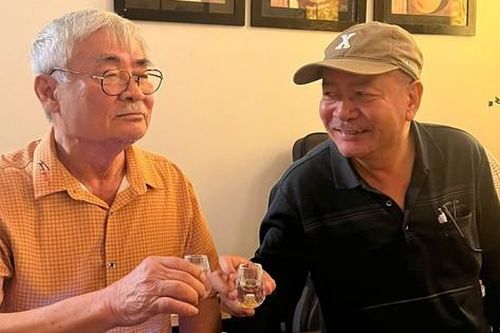 Những cuộc 'chơi' tháng Tư của người không chịu già