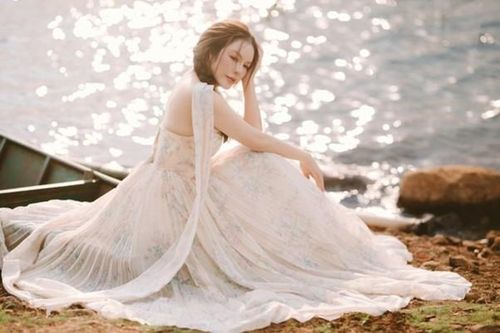 'Nữ hoàng kim cương' Lý Nhã Kỳ hóa 'nàng thơ' xinh đẹp giữa đại ngàn
