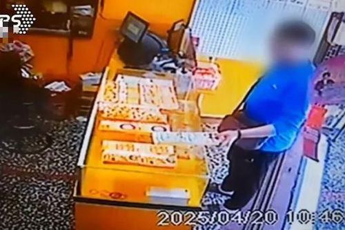 Nhờ bạn trông hộ cửa hàng xổ số, ông chủ 'tái mặt' khi trở về