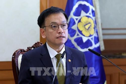 Bộ trưởng Tài chính Hàn Quốc đến Mỹ để đàm phán về thuế quan và thương mại