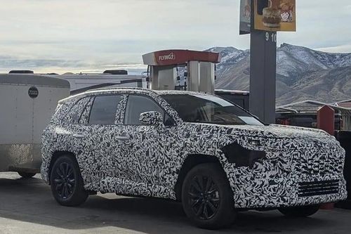 Toyota cân nhắc chuyển sản xuất RAV4 sang Mỹ do thuế cao