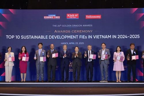 [Phóng sự ảnh] Vinh danh TOP 10 Doanh nghiệp FDI phát triển bền vững - Chương trình Rồng Vàng 2025