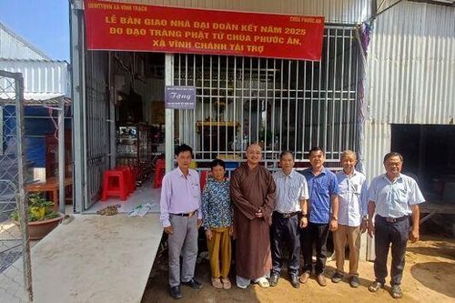 Nhà sư hết lòng vì cộng đồng