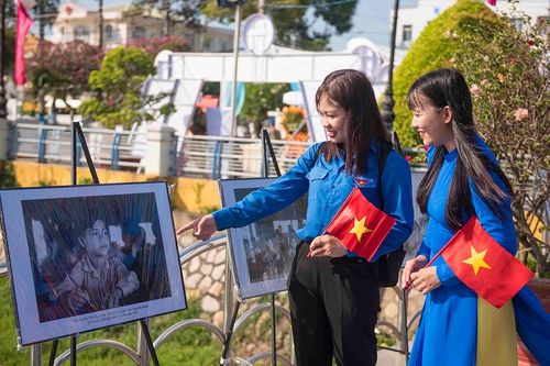 Khai mạc triển lãm ảnh 'Ký ức Xuân Mậu Thân 1968'
