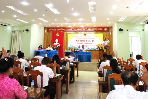HĐND huyện Vạn Ninh khóa XII tổ chức kỳ họp chuyên đề