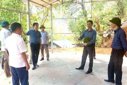 Phó Chủ tịch UBND tỉnh Hà Trọng Hải kiểm tra xóa nhà tạm, nhà dột nát tại huyện Mường Tè
