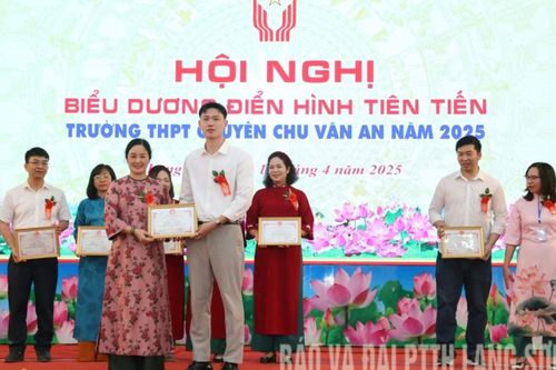 Trường THPT chuyên Chu Văn An: Dẫn đầu bằng đổi mới, vững vàng nhờ chất lượng
