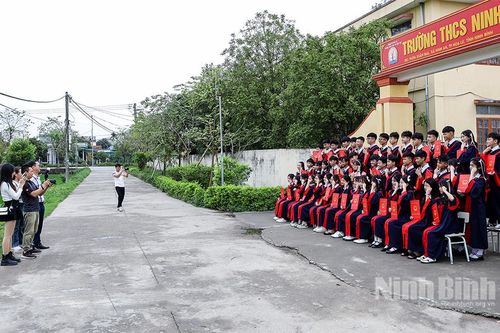 Dịch vụ sáng tạo 'đắt khách' mùa kỷ yếu