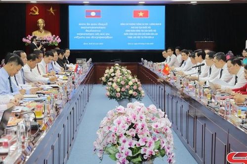 Đồng chí Phó Chủ tịch Quốc hội nước CHDCND Lào thăm, làm việc tại tỉnh Sơn La