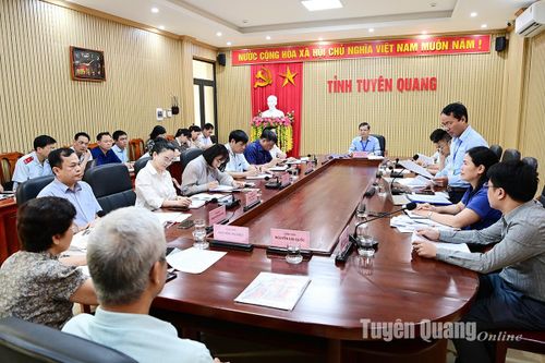 Chủ tịch UBND tỉnh Nguyễn Văn Sơn đối thoại với công dân