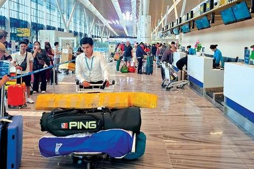 Vé máy bay, tàu xe dịp 30/4 còn hay hết?