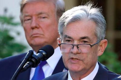 Cổ phiếu và đồng USD phục hồi ở châu Á khi ông Trump nhượng bộ