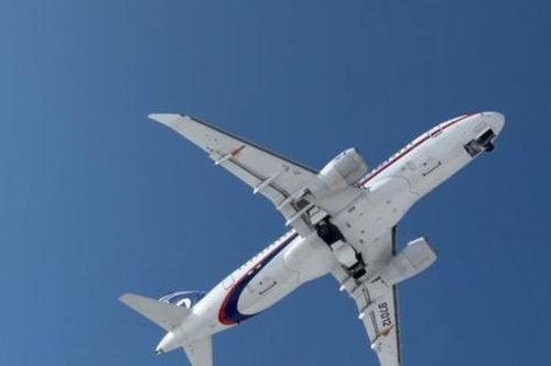 Nga thử nghiệm thành công máy bay Superjet SJ-100 dùng hoàn toàn linh kiện nội địa