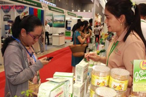 Hàng hóa nội địa nguy cơ bị 'nhấn chìm' trên sân nhà