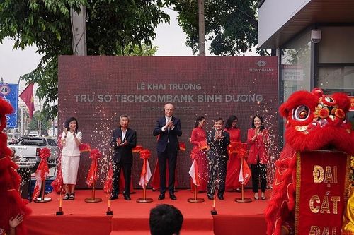Techcombank tiếp tục ra mắt chi nhánh thế hệ mới tại Bình Dương