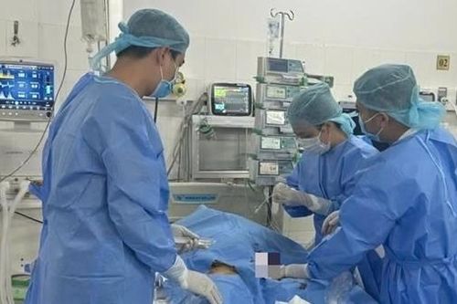 Suýt chết vì dùng thuốc hạ huyết áp quá liều