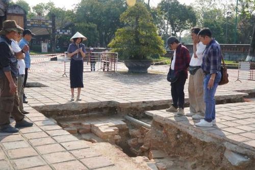 Phát hiện nhiều dấu tích và hiện vật khi khai quật di tích Đại Cung Môn