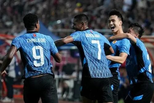 Công an Hà Nội vào bán kết cúp Quốc gia