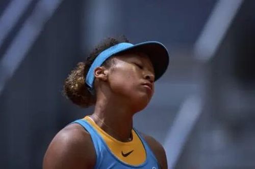 Naomi Osaka dừng bước ở vòng một Madrid Open