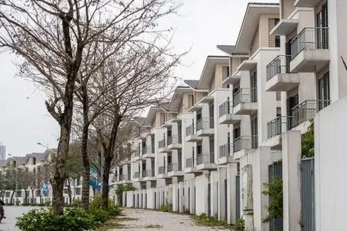 Biệt thự, liền kề bỏ hoang Hà Nội tăng giá phi lý