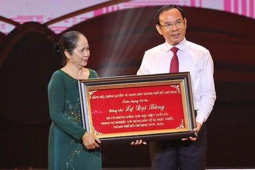 Đại tá, Anh hùng LLVTND Lý Đại Bàng được vinh danh là cá nhân tiêu biểu của TPHCM