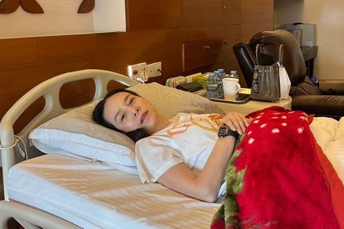 Vừa bỏ tiền túi cứu LĐBĐ Thái Lan, Madam Pang nhập viện