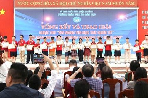 Quận Ba Đình tuyên dương 141 học sinh tiêu biểu