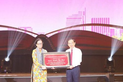 Tôn vinh 60 cá nhân tiêu biểu trong sự nghiệp xây dựng TP Hồ Chí Minh