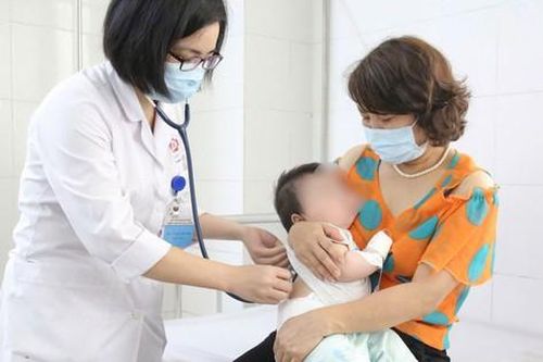 Giành sự sống cho bé 7 tháng tuổi bị mắc sởi biến chứng
