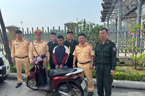 Thấy Cảnh sát giao thông, tên trộm tăng tốc và cái kết
